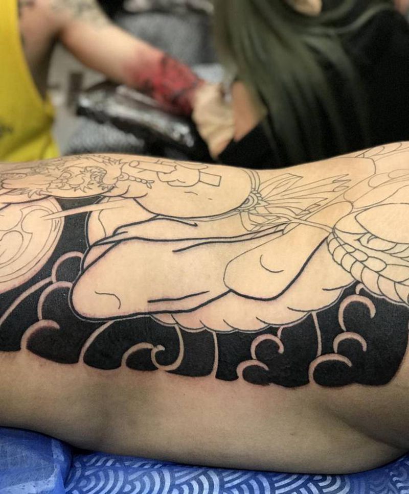 今工纹身图片_背部腰部老传统纹身图案