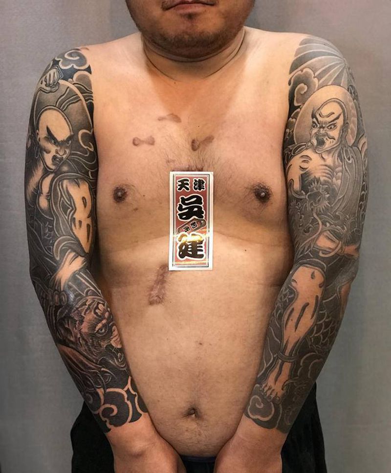 降龙伏虎纹身图片_手臂老传统纹身图案