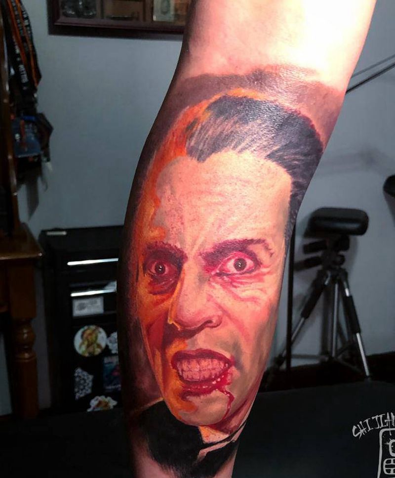 德古拉纹身图片_腿部欧美写实纹身图案