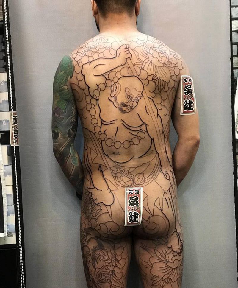 鲁智深纹身图片_背部臀部老传统纹身图案