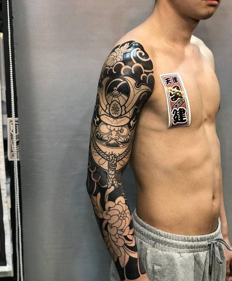 花臂达摩蛋纹身图片_手臂老传统纹身图案