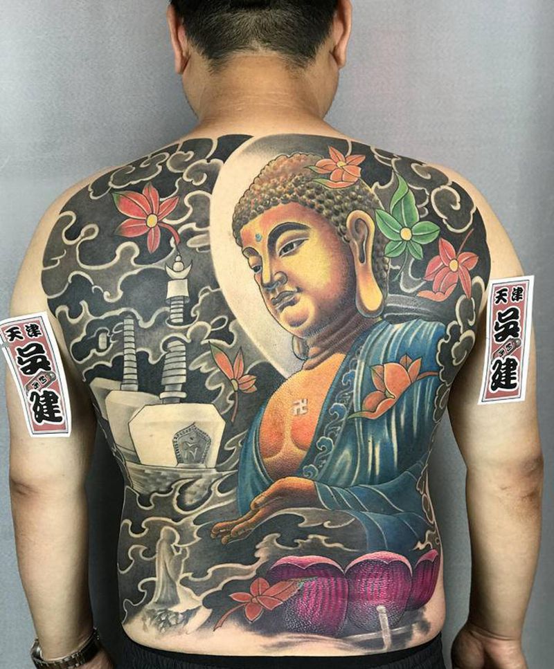 修改满背纹身图片_背部老传统纹身图案