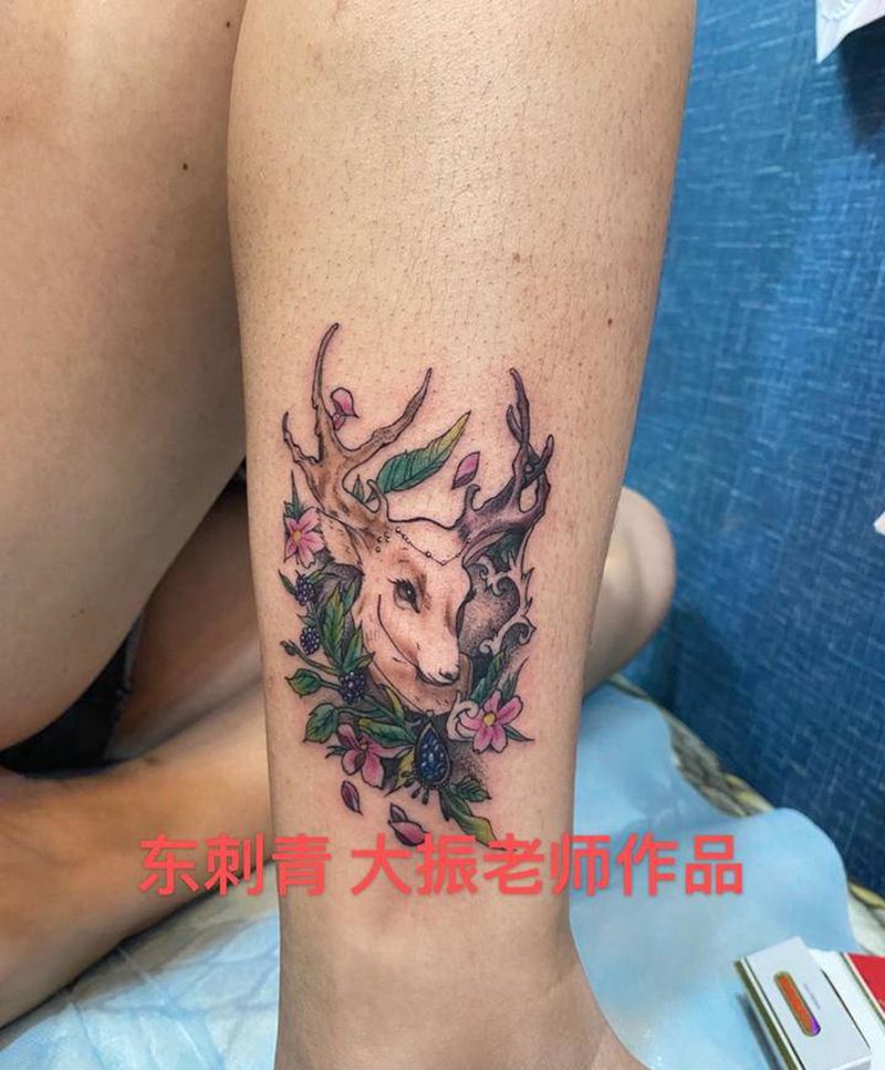 小鹿纹身图片_腿部脚部新传统New School纹身图案