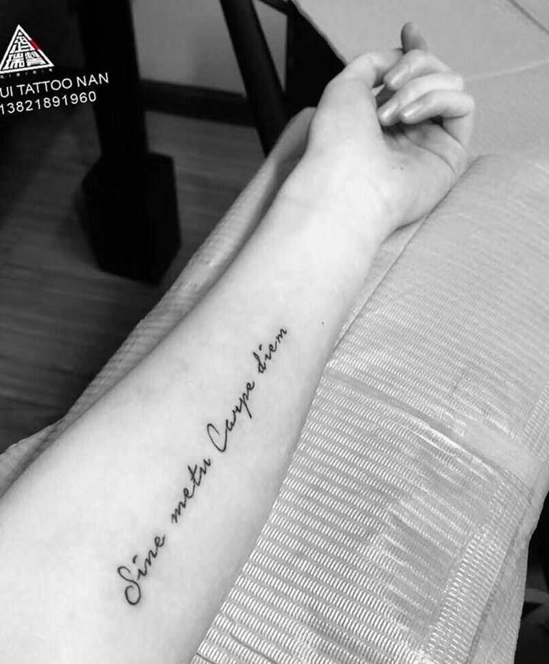 拉丁文纹身图片_手臂纹身图案