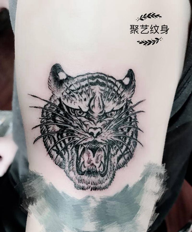 老虎纹身图片_手臂纹身图案