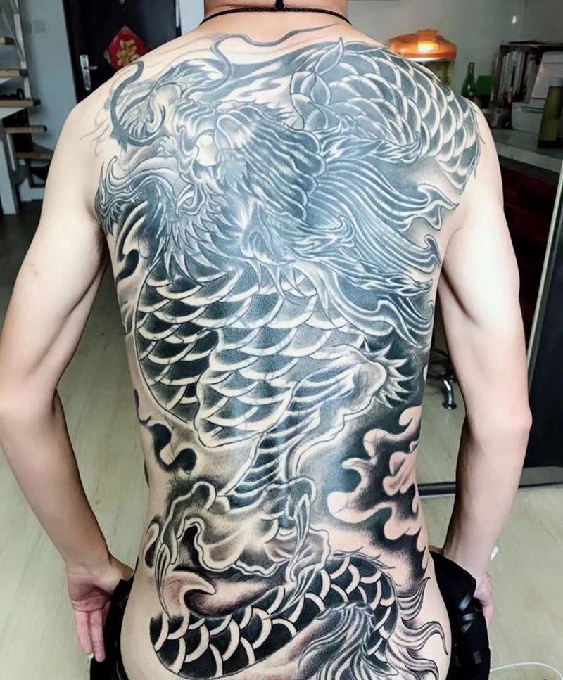 青云直上纹身图片_背部纹身图案