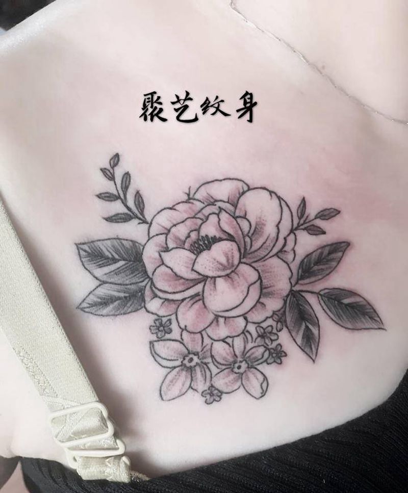 素花牡丹纹身图片_胸部纹身图案