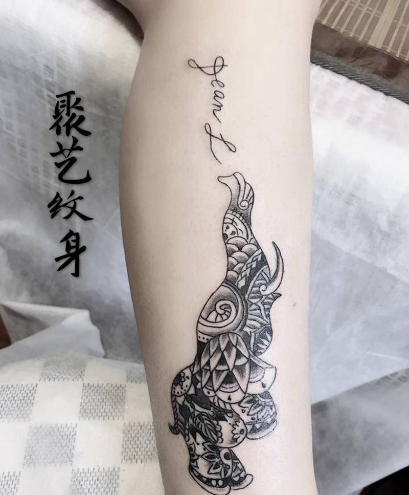 图腾小象纹身图片_腿部纹身图案