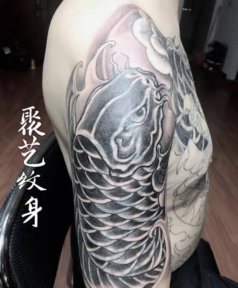 覆盖纹身鲤鱼纹身图片_手臂纹身图案