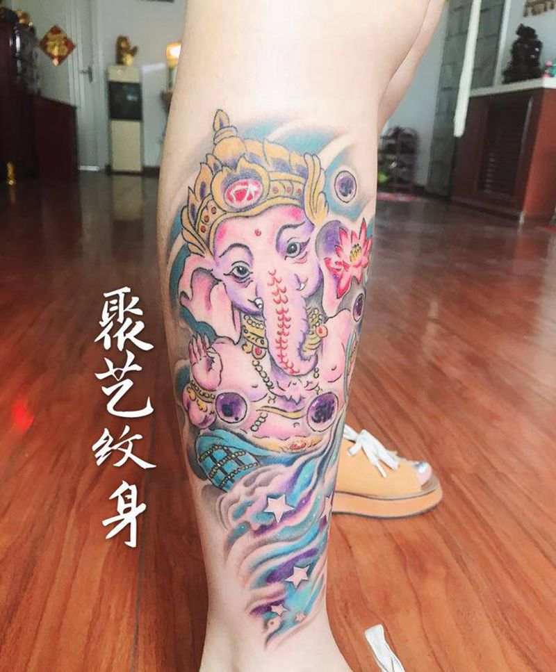 彩色象神纹身图片_腿部纹身图案