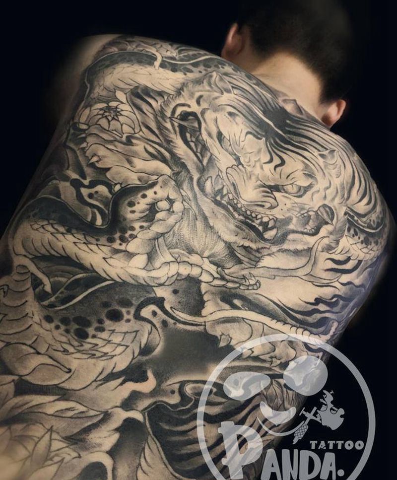 传统满背纹身图片_背部纹身图案