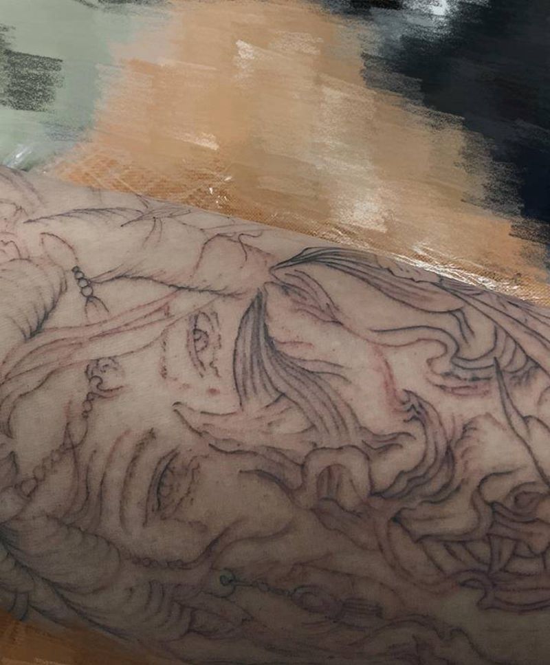 艺妓纹身图片_腿部纹身图案