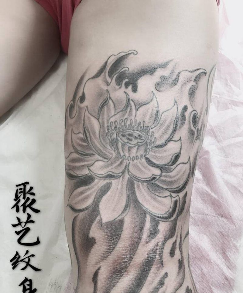 接花腿荷花纹身图片_腿部纹身图案