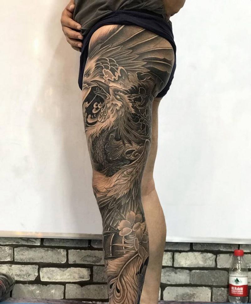 花腿凤凰纹身图片_腿部新传统纹身图案