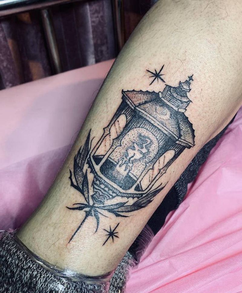 school蜡烛灯纹身图片_腿部New School点刺纹身图案