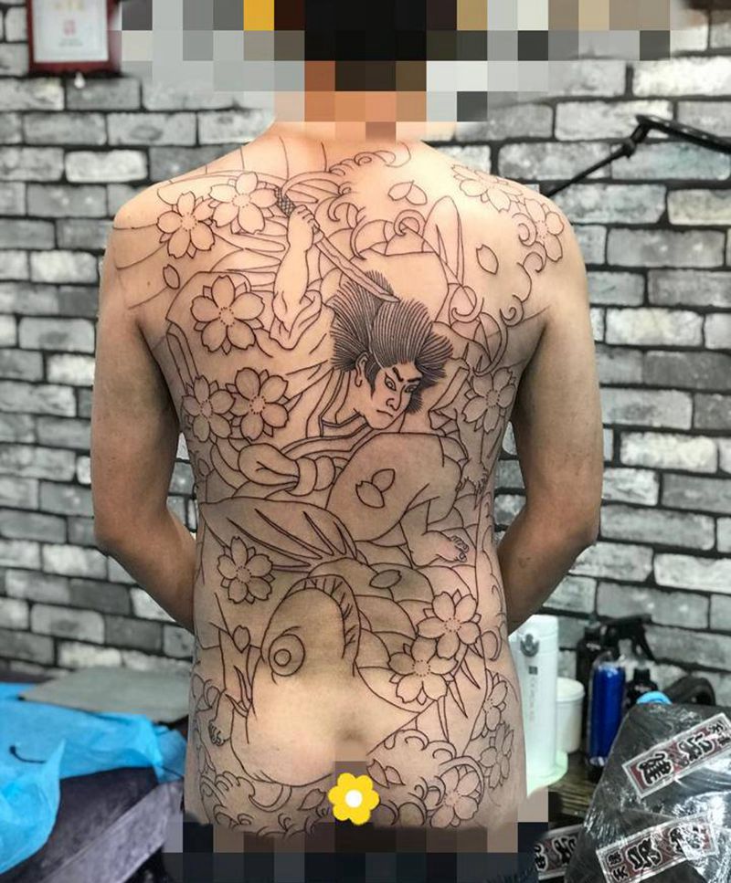 西塔鬼若丸纹身图片_背部纹身图案
