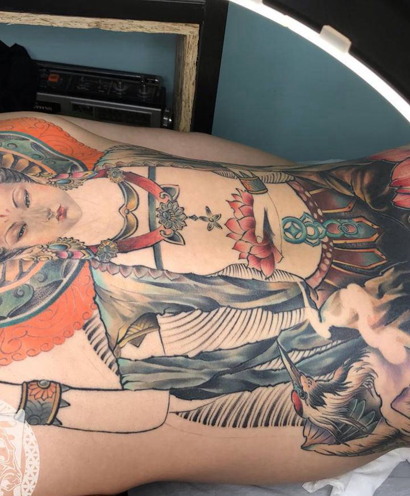 敦煌飞天纹身图片_肩部背部新传统水彩彩色纹身满背纹身佛像纹身纹身图案