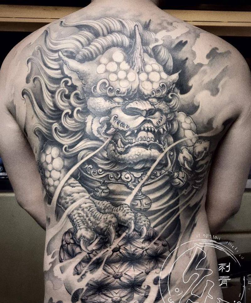 唐狮子纹身图片_背部新传统纹身图案