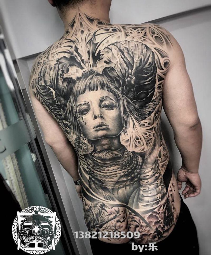 黑夜白羊纹身图片_背部肩部欧美写实满背欧美星座纹身图案