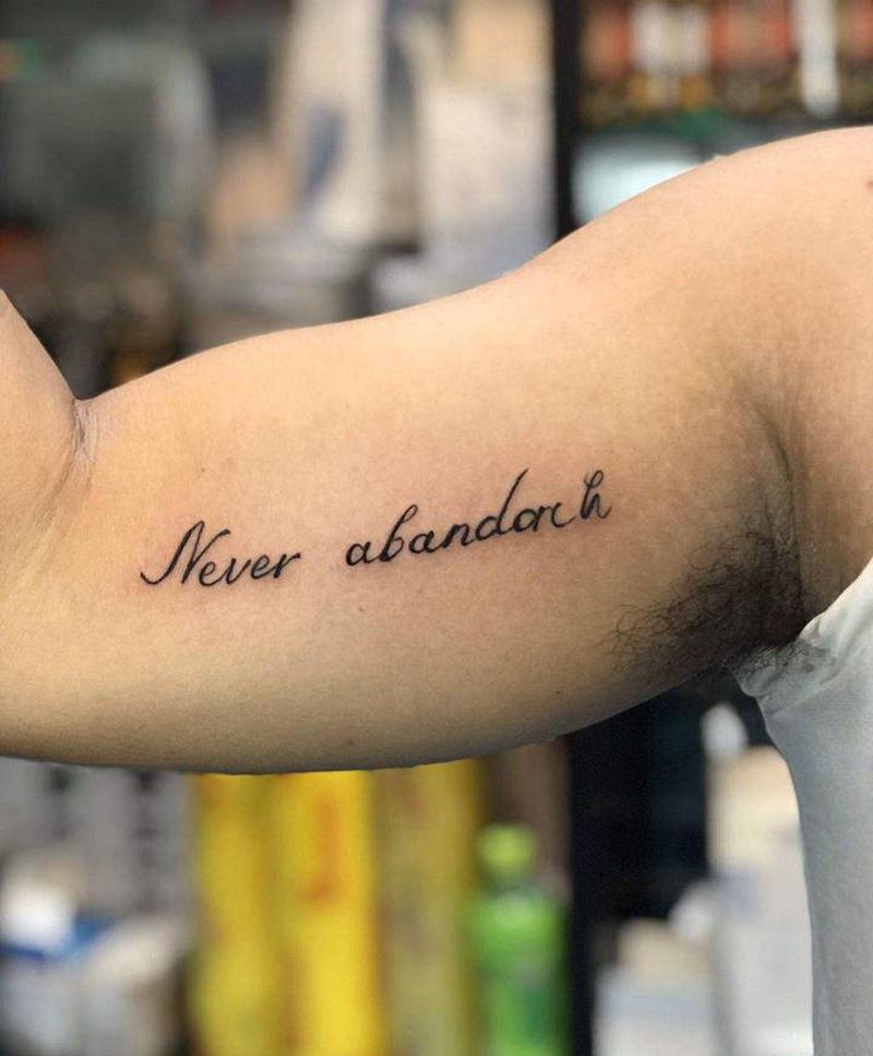 今日字母纹身图片_手臂点刺小清新纹身图案