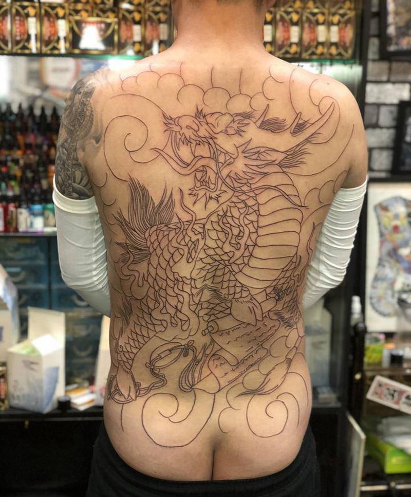 满背麒麟纹身图片_背部老传统麒麟纹身图案