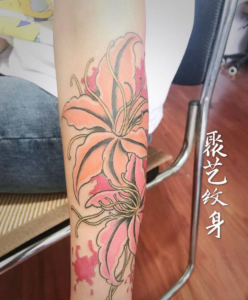 血滴彼岸花纹身图片_手臂纹身图案