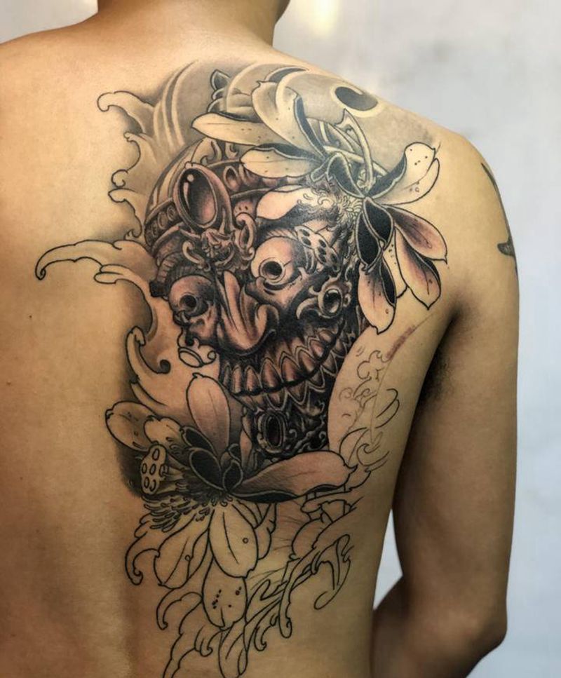 戛纳啦纹身图片_背部新传统纹身图案