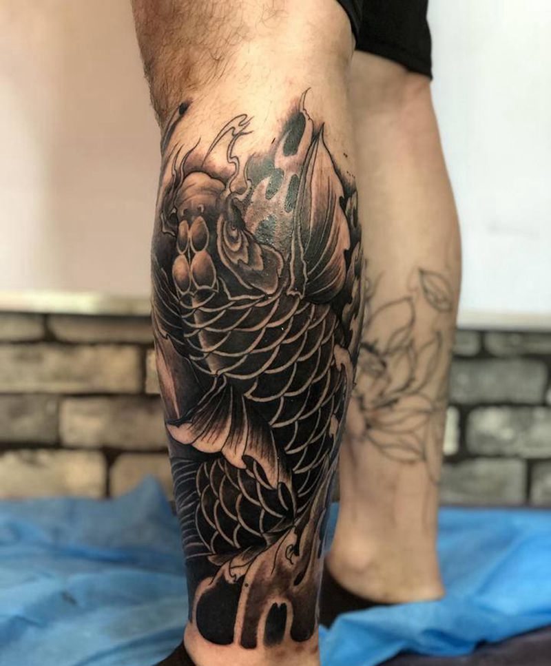 荷花锦鲤纹身图片_腿部新传统纹身图案