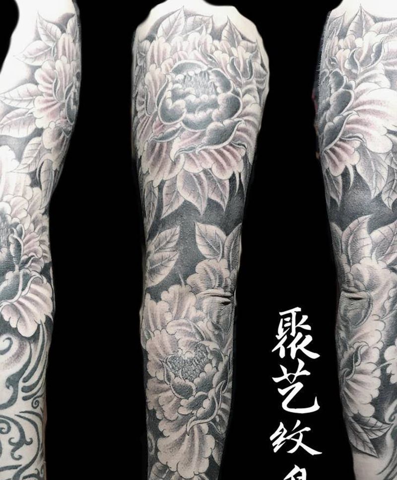 牡丹花臂纹身图片_手臂纹身图案