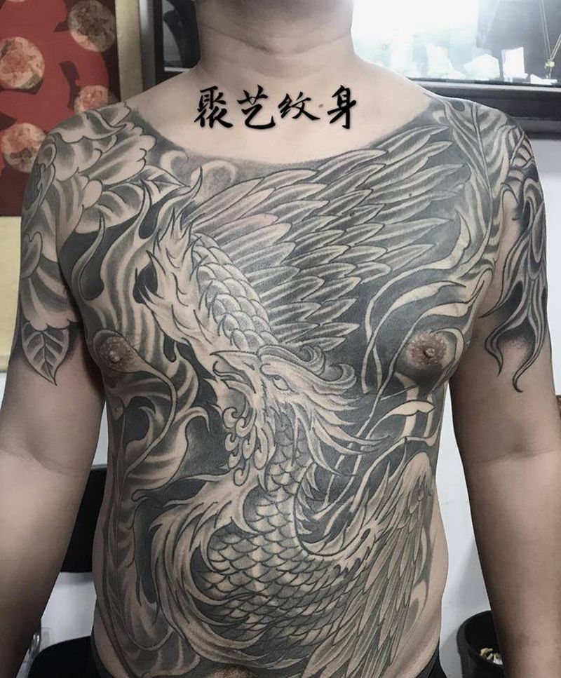 覆盖纹身 凤戏牡丹纹身图片_胸部手臂纹身图案