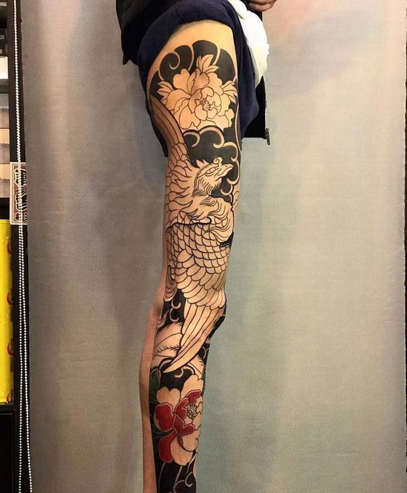 花腿凤纹身图片_腿部老传统纹身图案