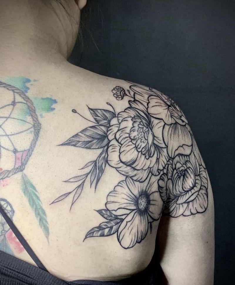 原创肩膀大面积素花牡丹纹身图片_肩部胸部点刺几何素花牡丹纹身图案