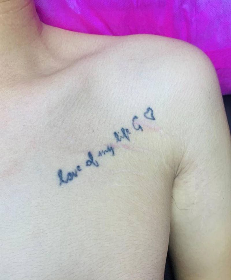 洗纹身第一次纹身图片_胸部花体字洗纹身纹身图案