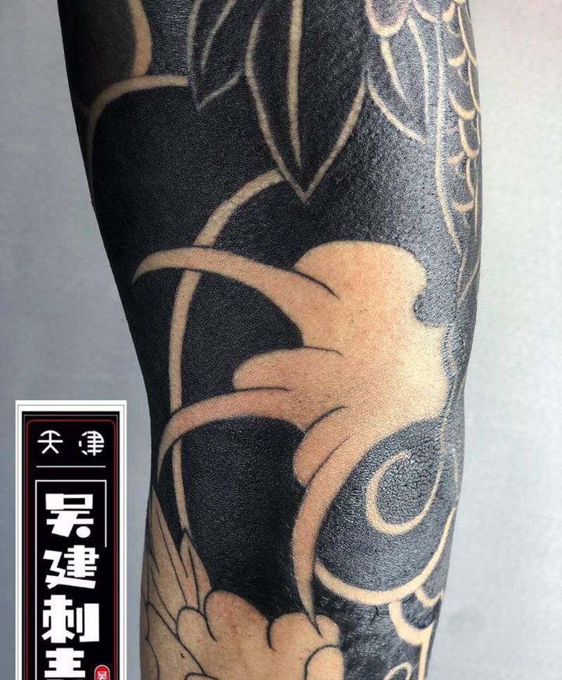 纯黑雾面纹身图片_手臂老传统纹身图案