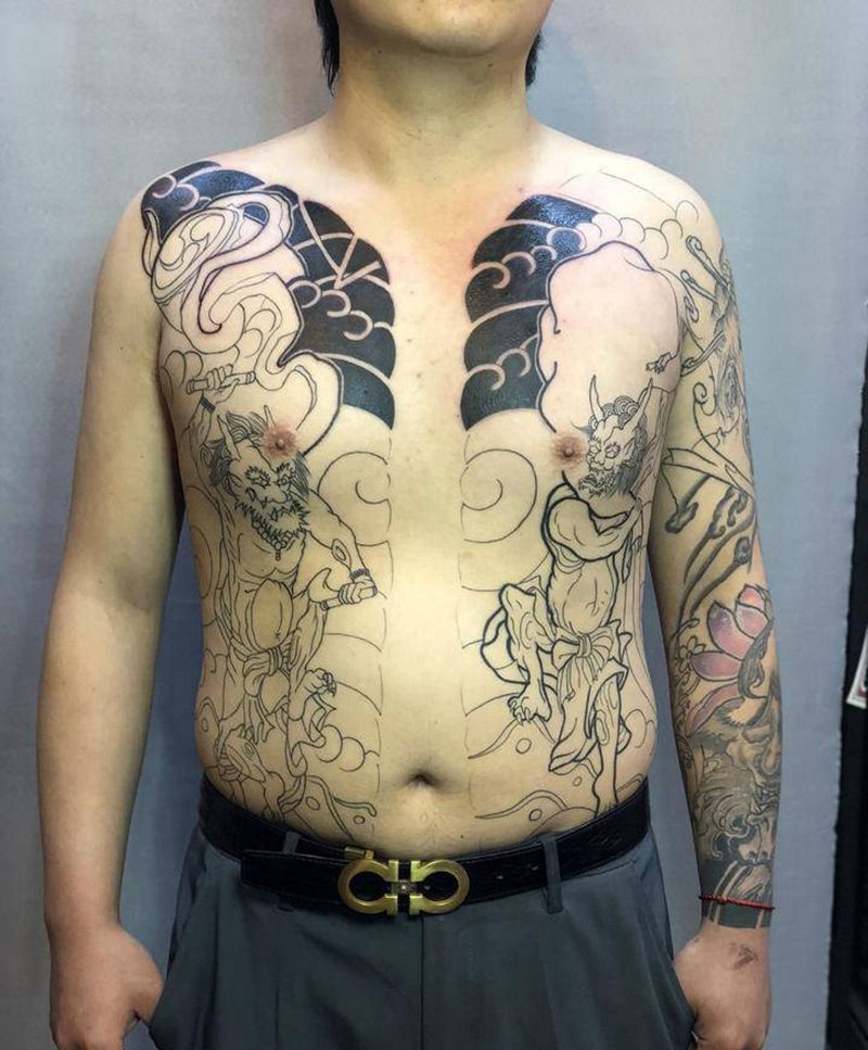 风神雷神开衫纹身图片_胸部老传统纹身图案