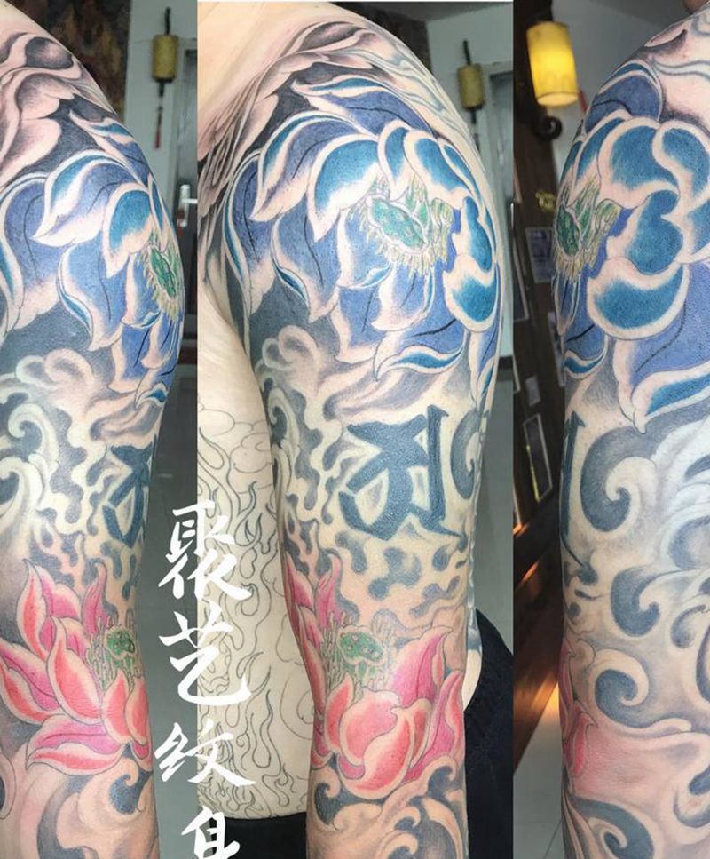荷花花臂纹身图片_手臂纹身图案