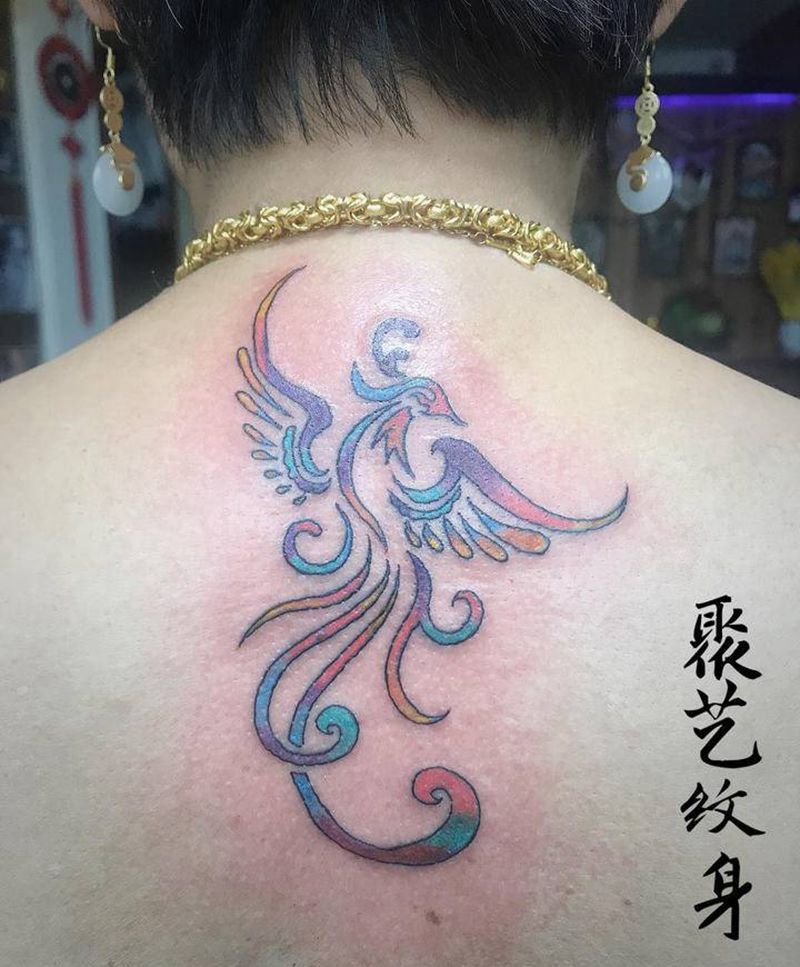 清新七彩凤纹身图片_背部纹身图案