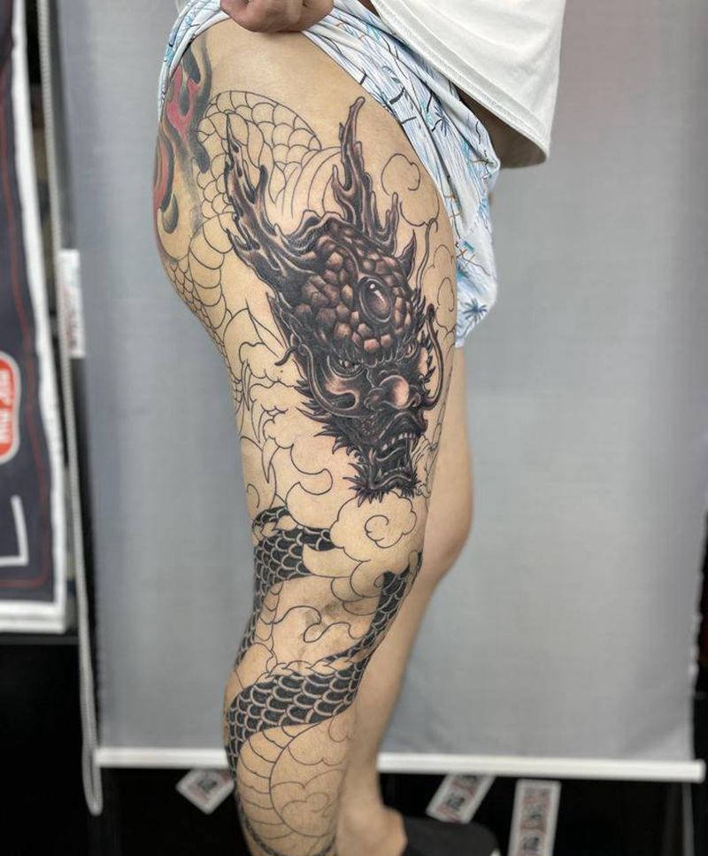 龙盘柱纹身图片_腿部新传统纹身图案