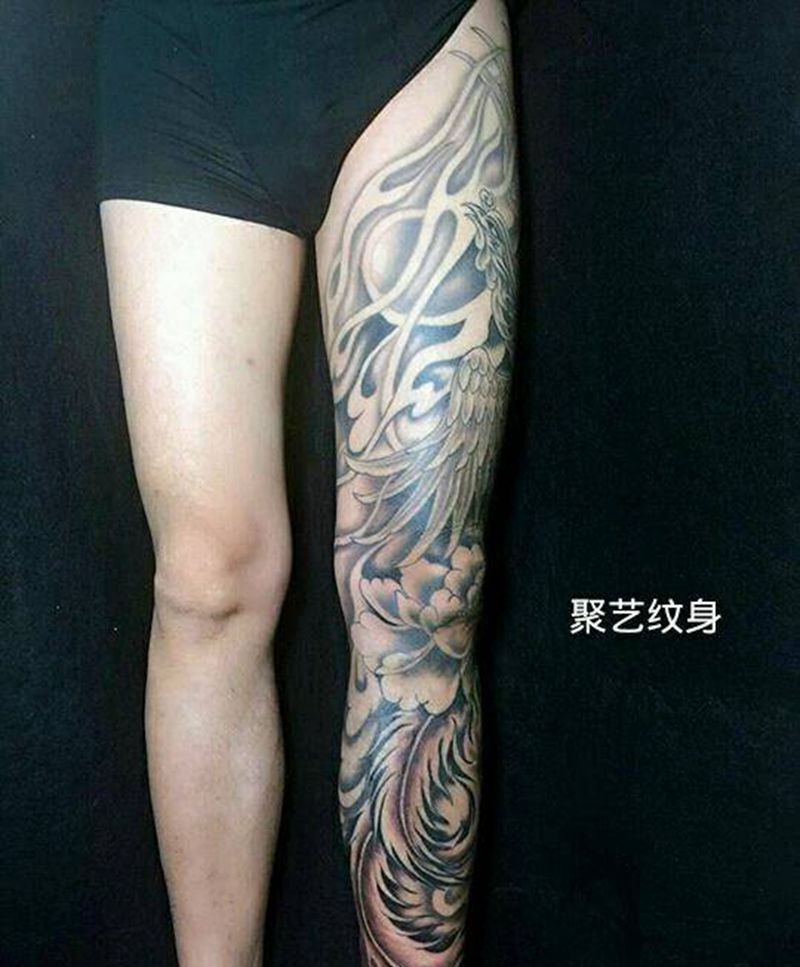 盘腿凤  黑白效果纹身图片_