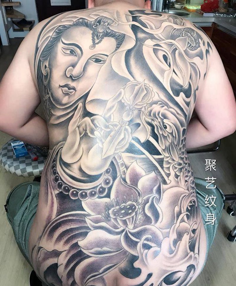 满背观音祥鱼纹身图片_