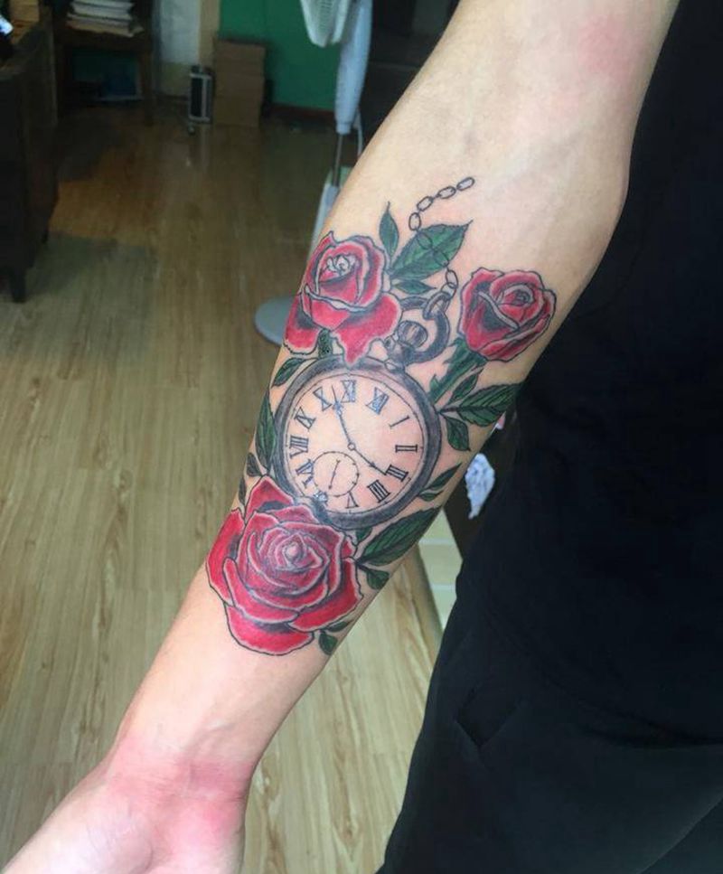 玫瑰钟表纹身图片_手臂欧美植物纹身图案