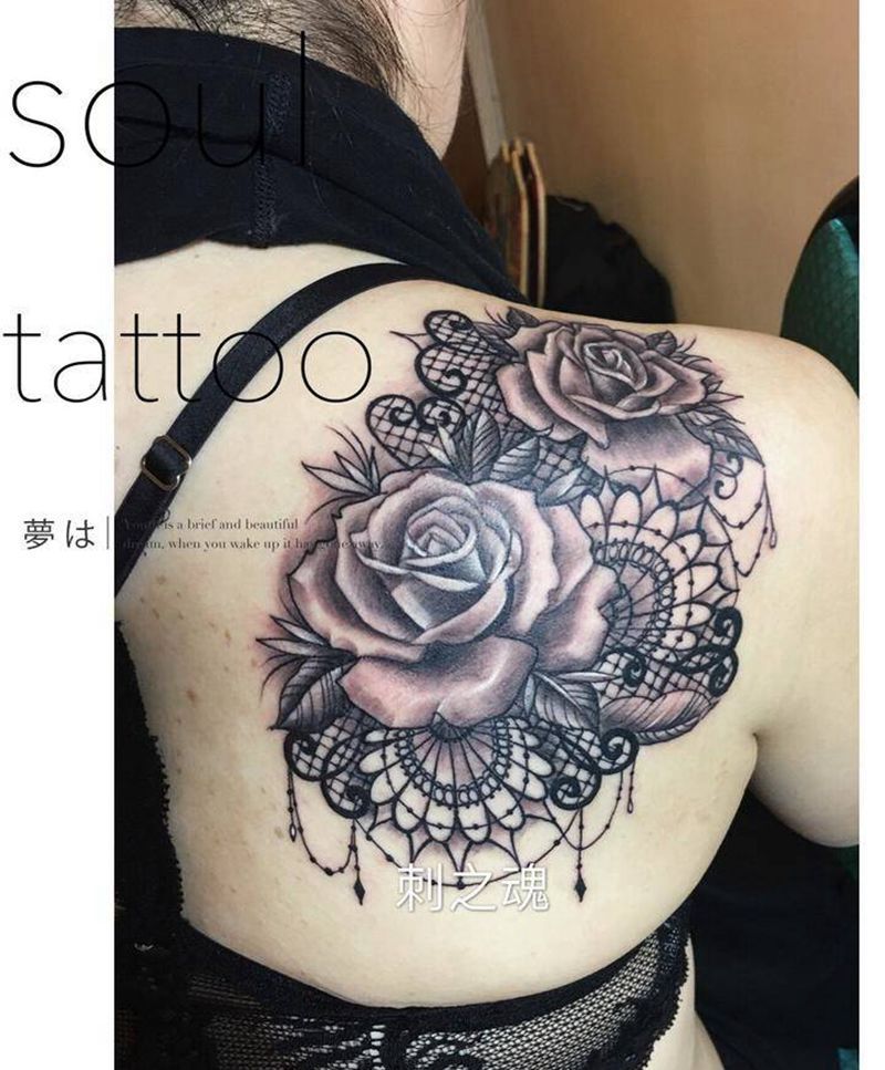 蕾丝玫瑰纹身图片_成品肩部欧美原创纹身图案