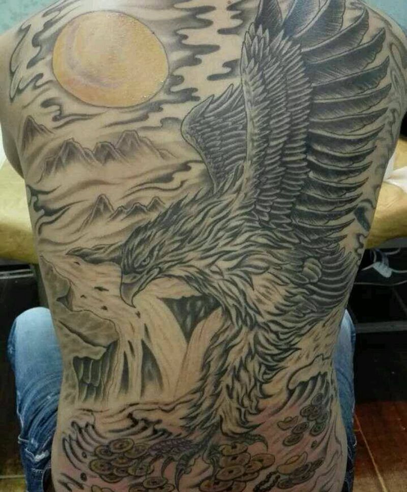 大展宏图纹身图片_背部传统动物成品纹身图案