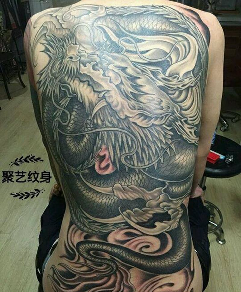 满背云龙纹身图片_背部传统动物宗教成品纹身图案