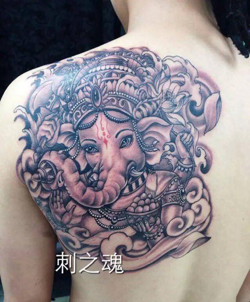 象神纹身图片_肩部传统人物纹身图案