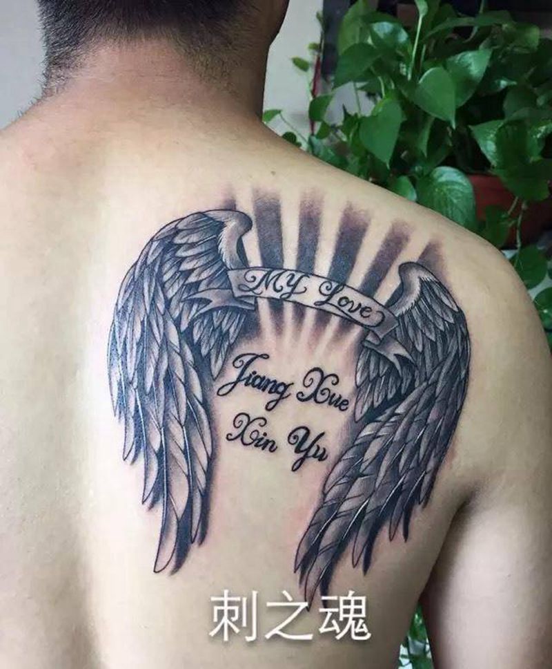 翅膀纹身图片_背部欧美原创写实纹身图案