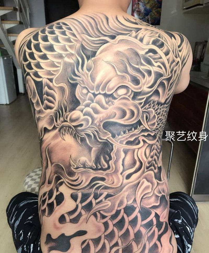 满背毒龙纹身图片_成品背部传统动物鬼神纹身图案