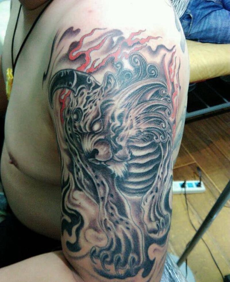 烈火貔貅纹身图片_手臂传统动物宗教成品纹身图案