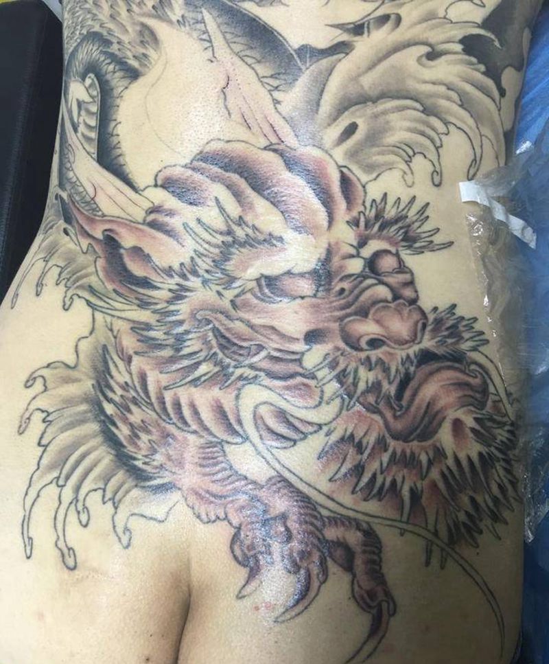 满背龙 未完成纹身图片_