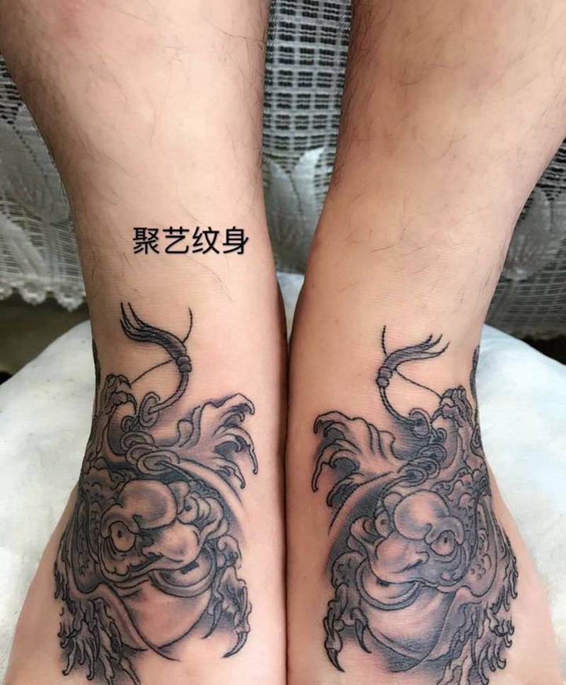 脚面金蟾纹身图片_成品脚部传统动物纹身图案